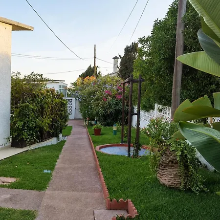 Casita Con Porche Y Jardin A 30 M De La Playa Holiday home
